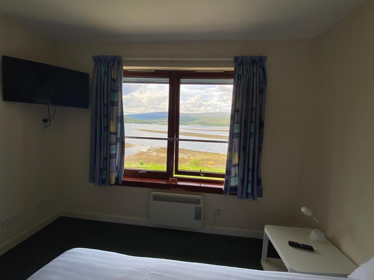 Waterfront Lodge - Accommodation Only フォート・ウィリアム エクステリア 写真