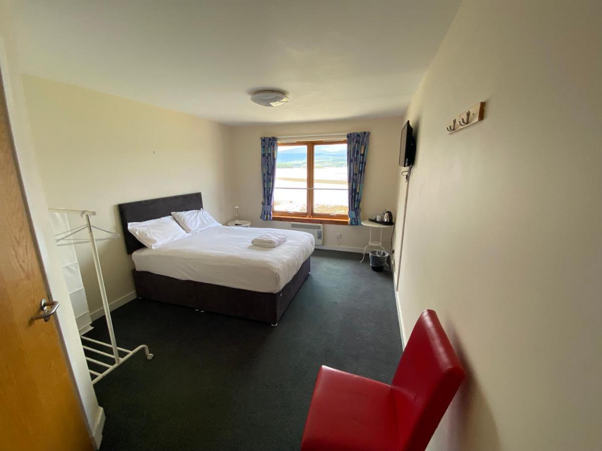 Waterfront Lodge - Accommodation Only フォート・ウィリアム エクステリア 写真
